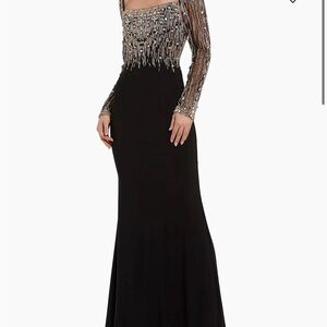 Mac Duggal
Beaded Square Neck Column Gown
Black Gold, 10. Worn once